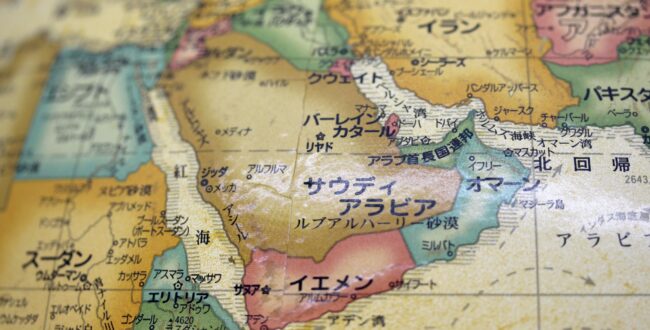 ホルムズ海峡、事実上の封鎖状態に 商船三井など日本船社が航行停止