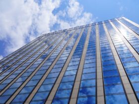 米バークシャー、日本の五大商社株を約1割保有　長期投資スタンスを鮮明に