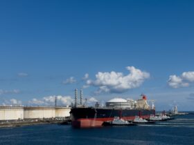 イラン、停戦条件に「再攻撃しない保証」要求　ホルムズ海峡封鎖でエネルギー市場揺らぐ