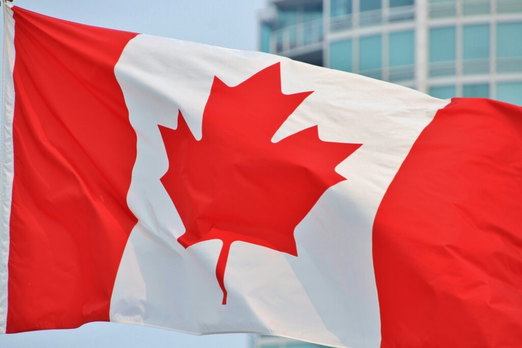 日本とカナダ、サイバー防御協議を新設　中ロ念頭に関係を「包括的戦略的パートナーシップ」へ格上げ