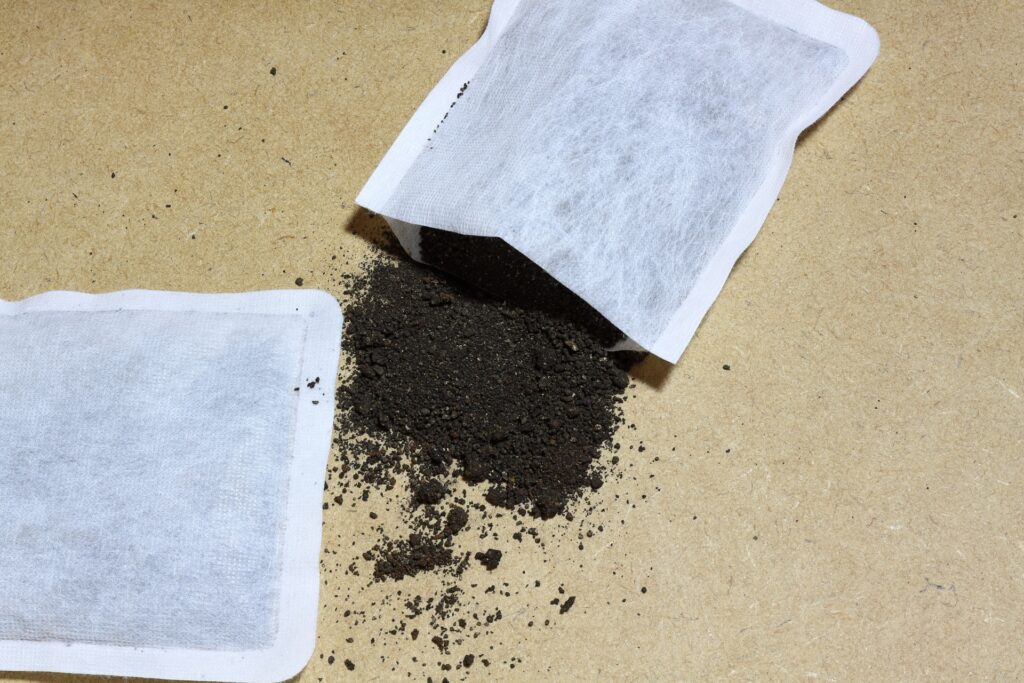 小林製薬と神戸市、使用済みカイロを「鉄資源」に再生へ エコノバ活用の実証実験が本格化