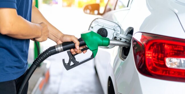 中東情勢悪化でガソリン価格が史上最高値に　全国平均190円台、家計と経済に重圧