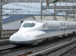 東海道新幹線に「完全個室」上級クラス　専用Wi‑Fiと“音漏れしない”スピーカー導入へ