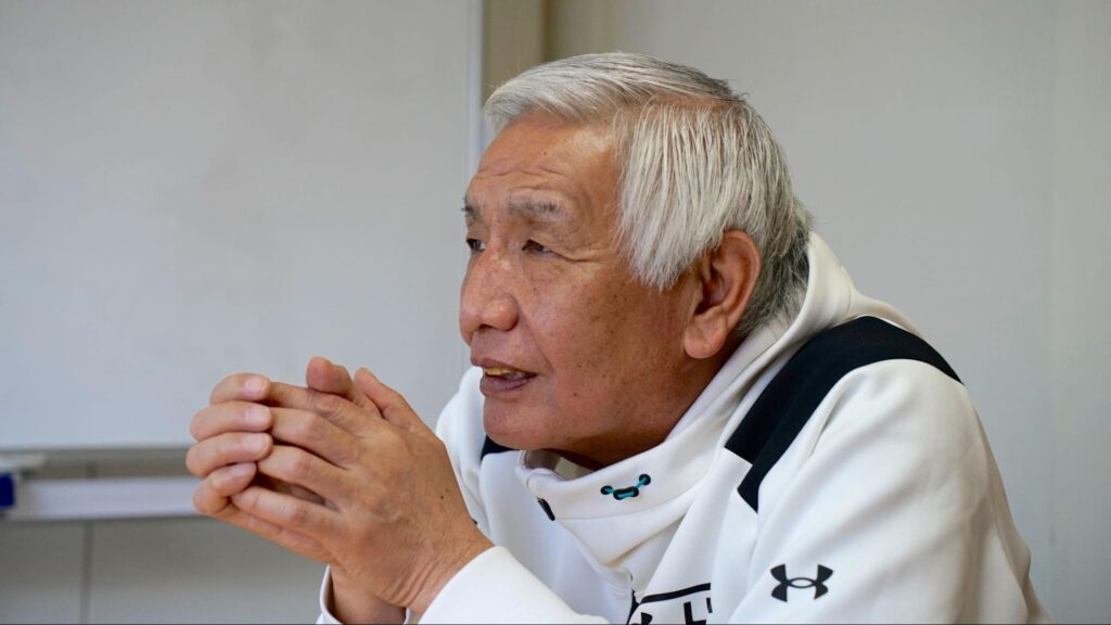 取材中のヨッケちゃん