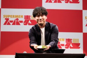 「スーパー麺」新アンバサダーに就任した三代目 JSB・山下健二郎(7)