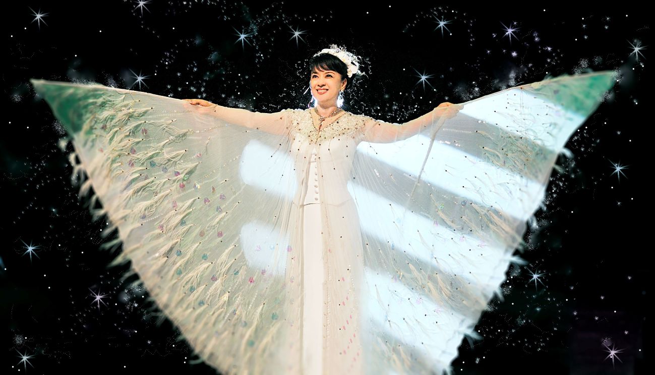 代表曲「魅せられて」で知られるジュディ・オング。今年、歌手生活60周年を迎え、日台での記念コンサートも視野に入れている。©SHOJI MOROZUMI