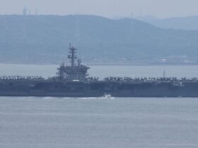 米原子力空母エイブラハム・リンカーン