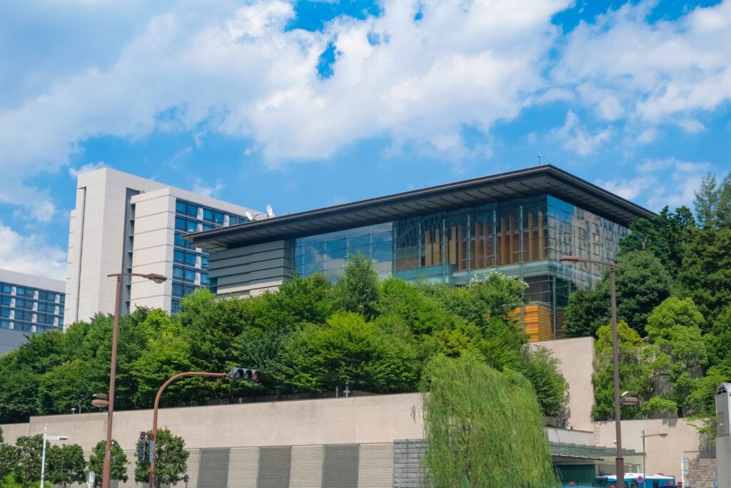 高市総理、憧れの「DEEP PURPLE」と官邸で面会　音楽愛と成長戦略を語る