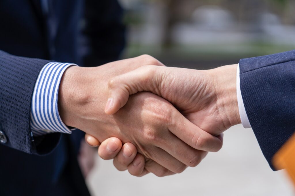 マイクロソフト、日本に1.6兆円　ソフトバンク・さくらとAI基盤整備