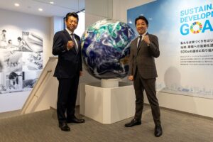 ポーズをする池田勇太選手