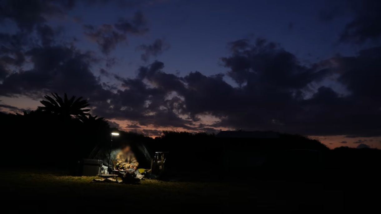 日没後の美しい空をバックに、ぼっち庵開店！